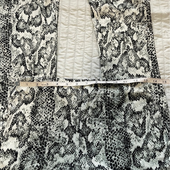 Urban Outfitters Allie Printed Kick Flare Pant- Medium - Picture 11 of 14